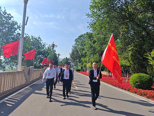 中铁七局西柏坡培训：在“赶考”起点重悟八项规定时代价值