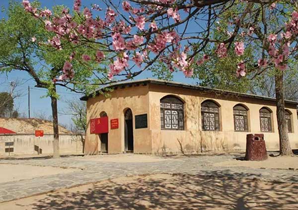 西柏坡到新时代：以“赶考”之笔答好从严治党“历史之问”