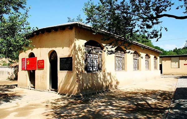 弘扬西柏坡精神，用好批评与自我批评的锐利武器